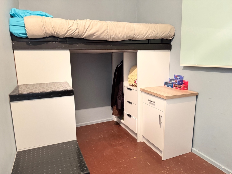  Bedroom Property for Sale in Lentegeur Western Cape
